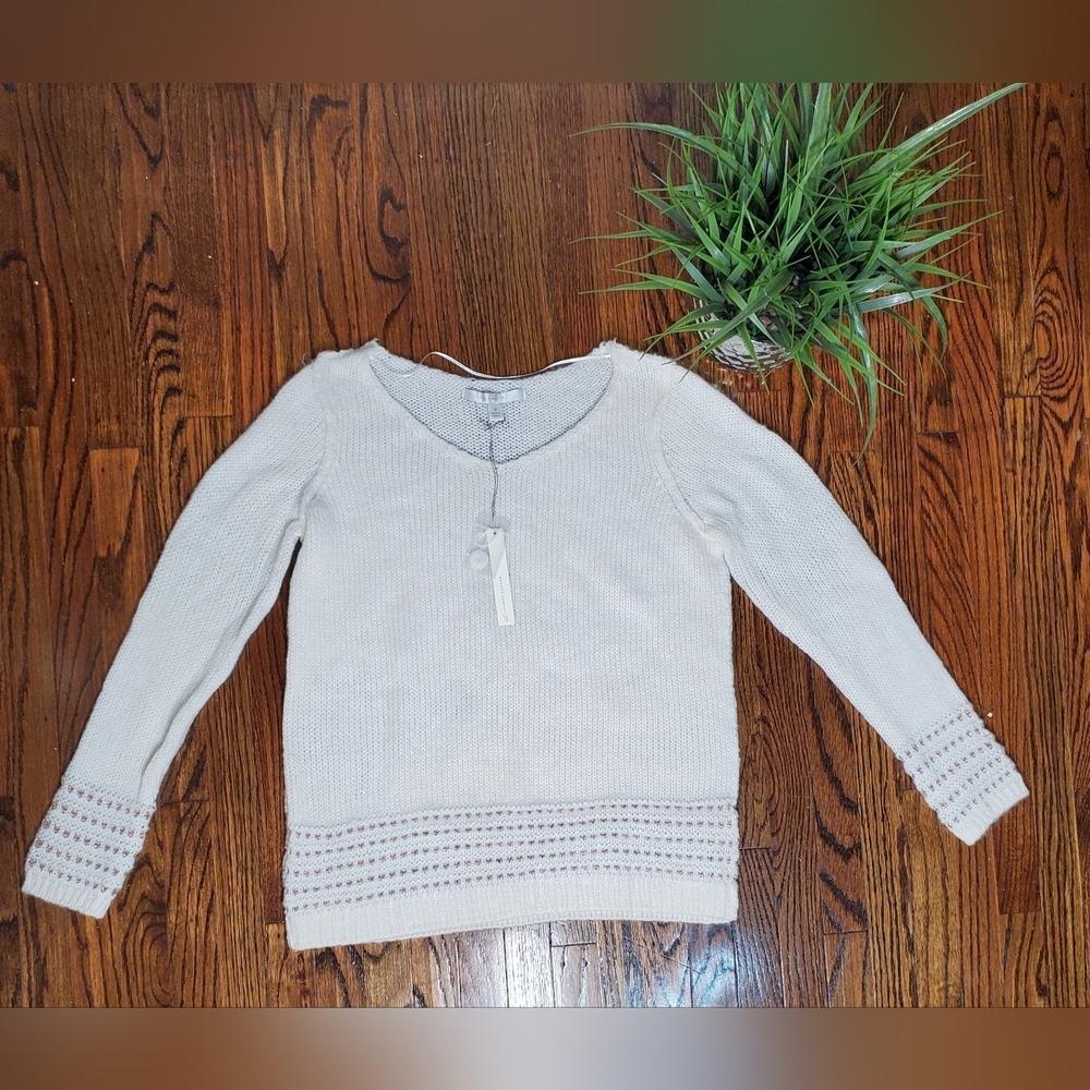 LC Lauren Conrad NWT Metallic Trim V-Neck Knit Swaeter Cream Size M